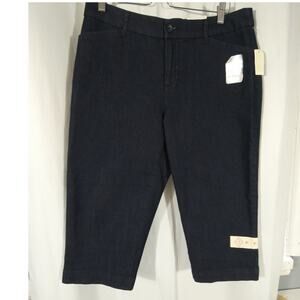 St. John's Bay Women's Capri Denim Mid-Rise Pants Size 12 New With Tags